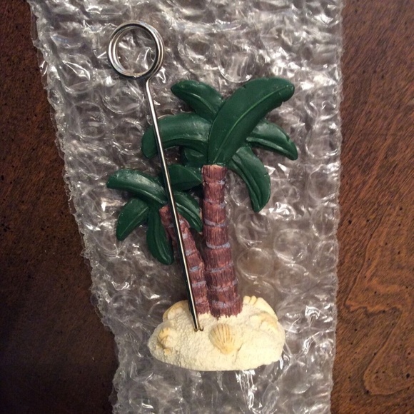 Poly Resin Palm Tree Place Card Holder - 24 Pieces - Picture 4 of 6